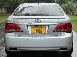 Toyota Crown 2009 Silver
