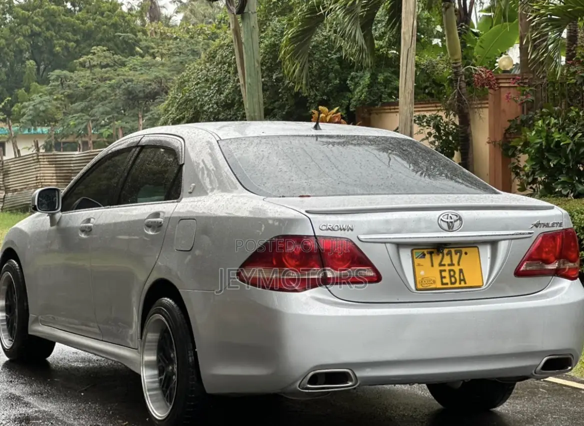 Toyota Crown 2009 Silver