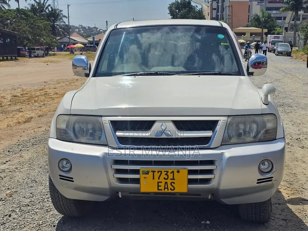 Mitsubishi Pajero 2007 White
