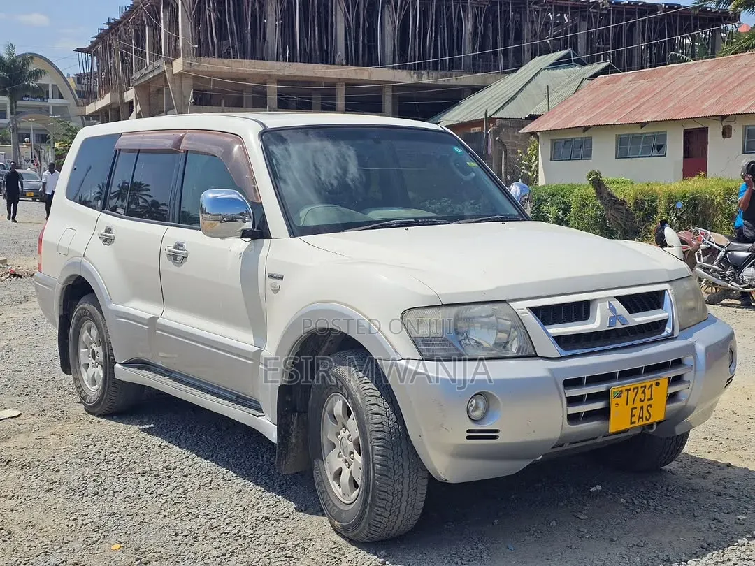 Mitsubishi Pajero 2007 White