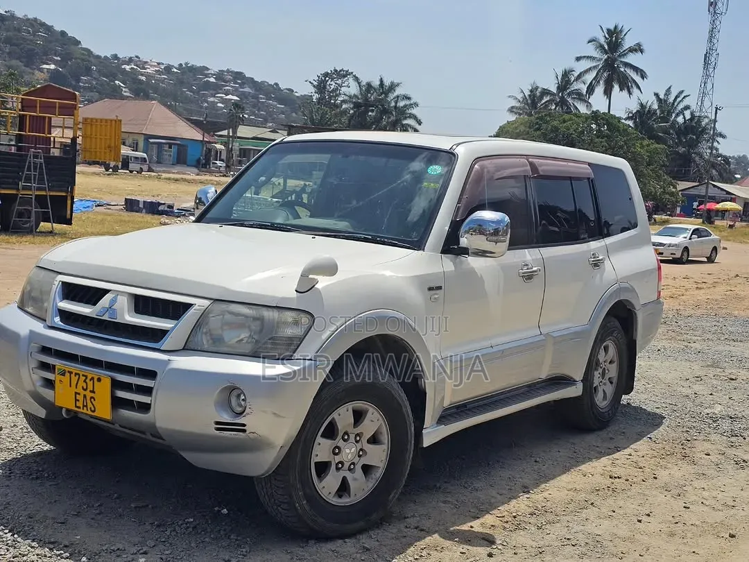 Mitsubishi Pajero 2007 White