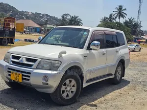 Mitsubishi Pajero 2007 White
