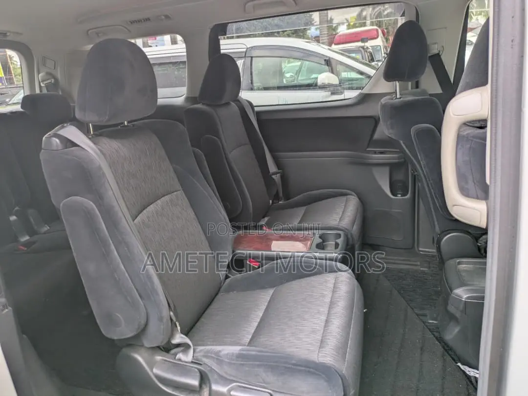 Toyota Alphard 2011 White