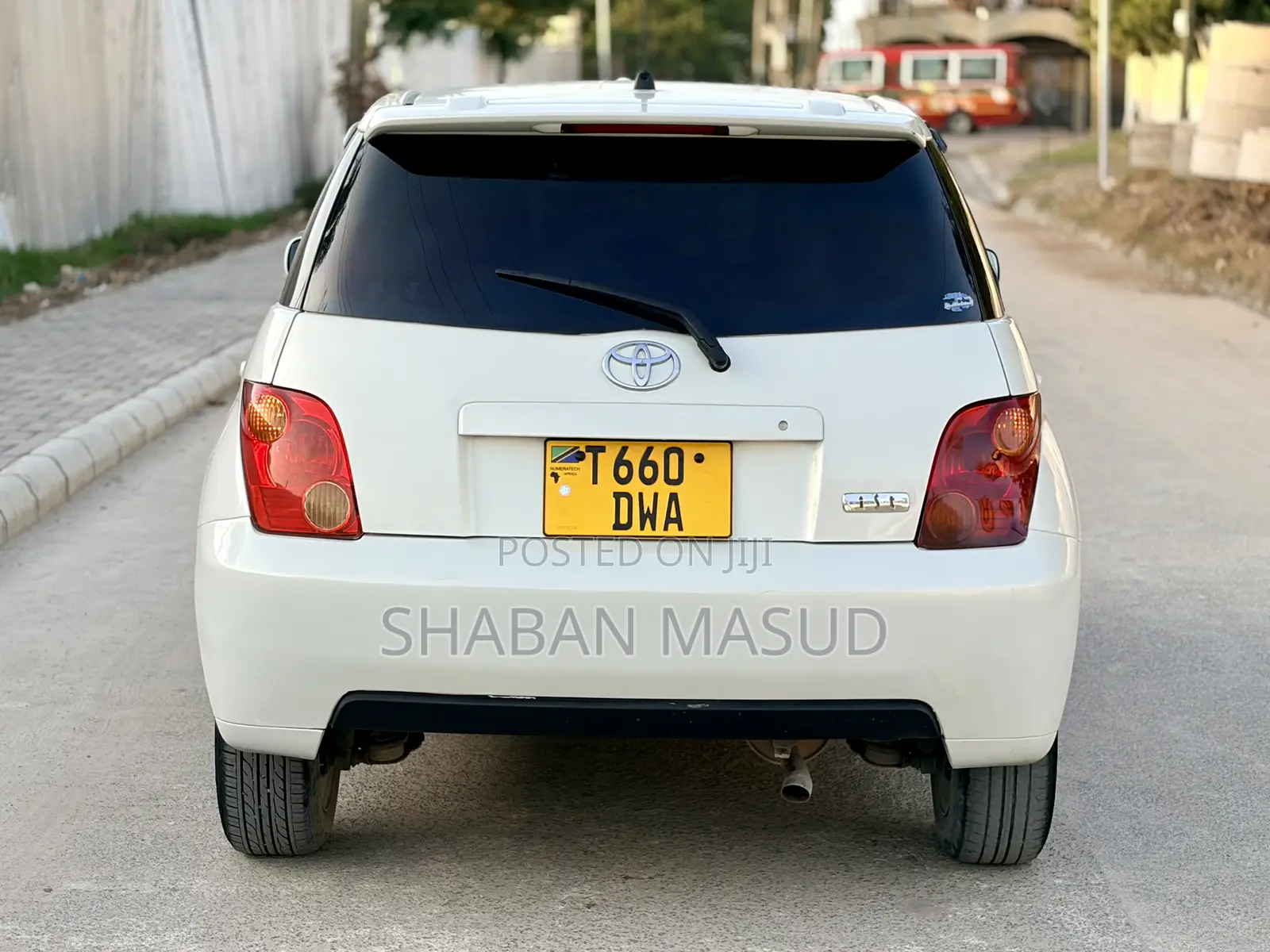 Toyota IST 2003