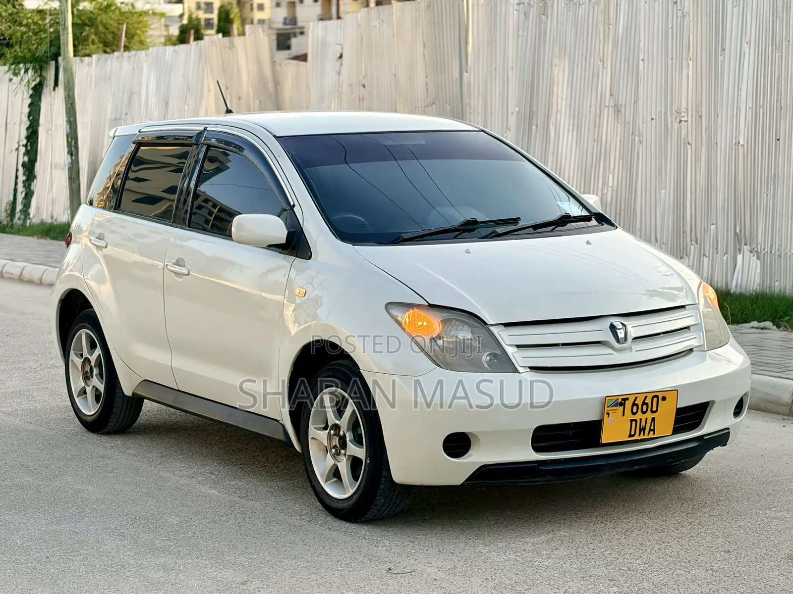 Toyota IST 2003