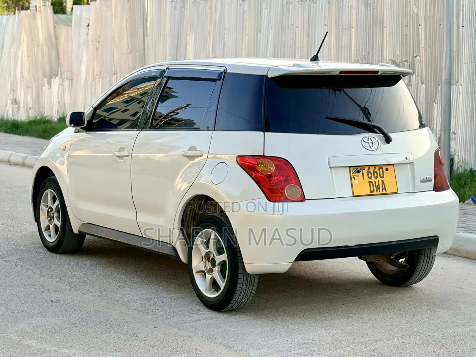 Toyota IST 2003