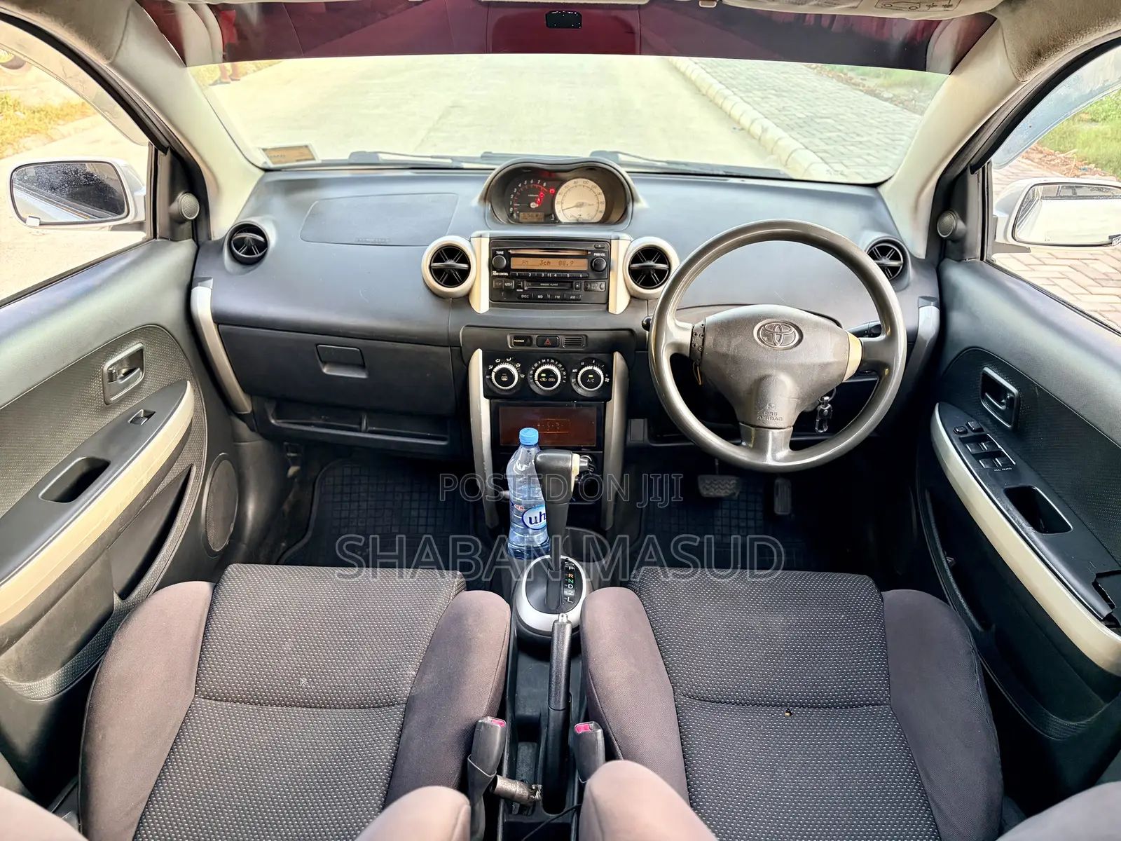 Toyota IST 2003