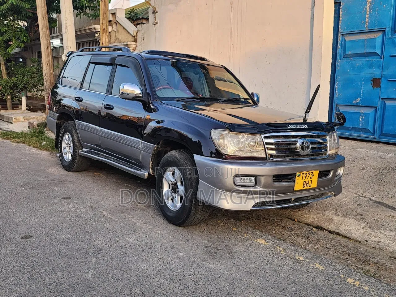 Toyota Land Cruiser 2001 Black
