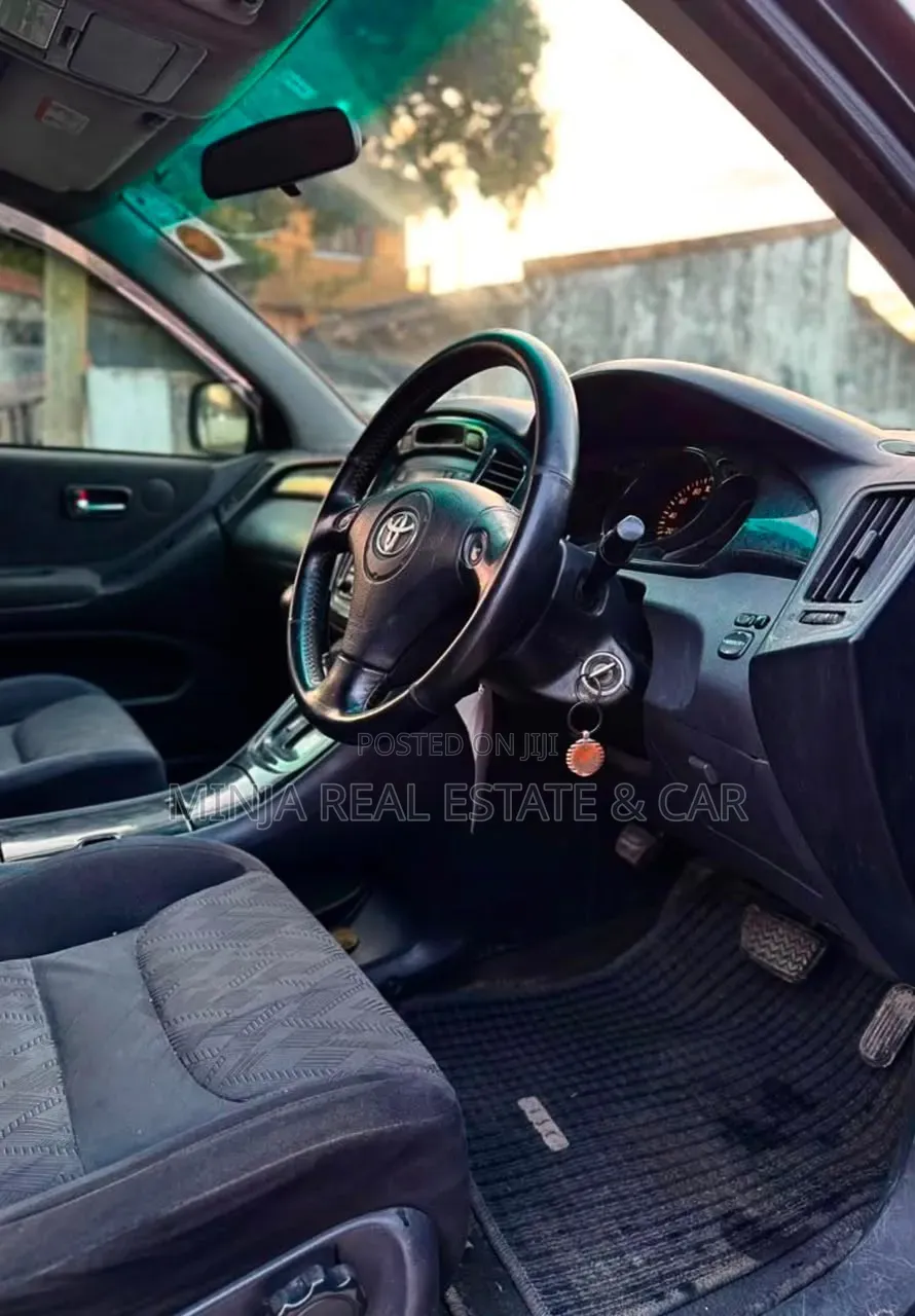Toyota Kluger 2001 Black