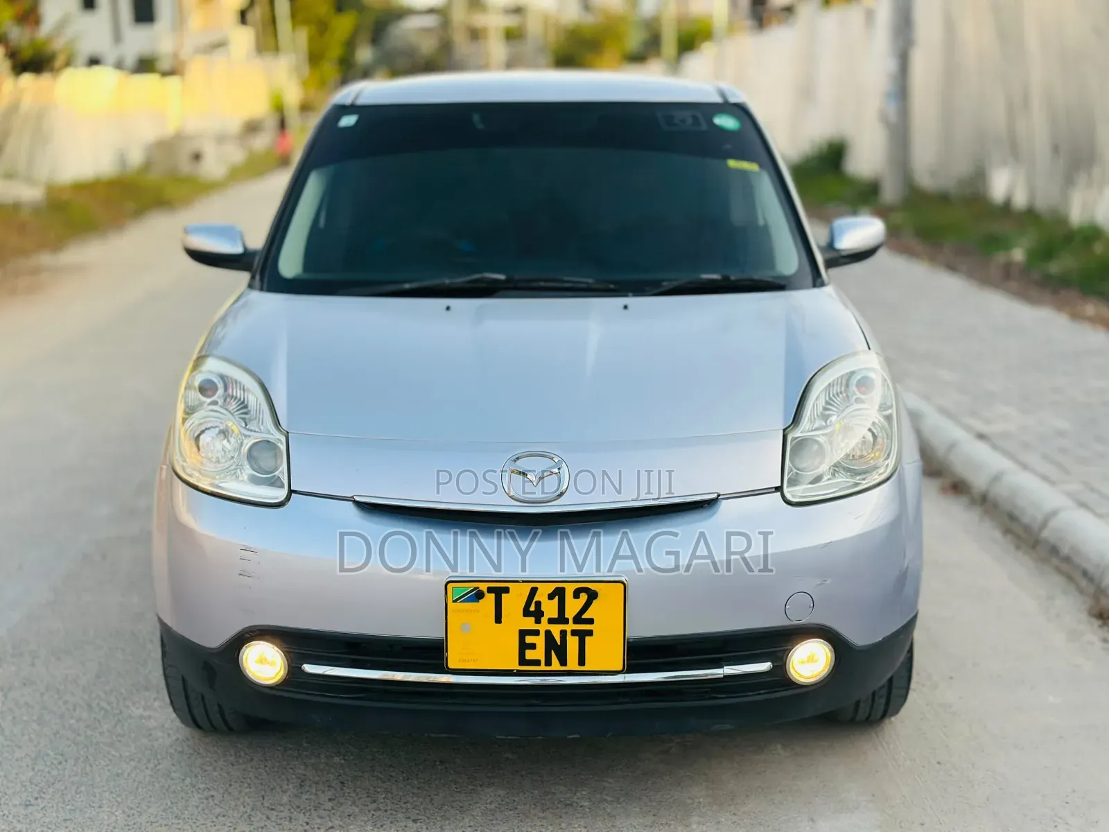 Mazda Verisa 2010 Silver