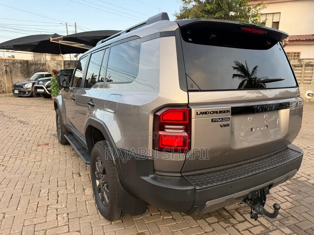 Toyota Land Cruiser Prado 2.8 2024 Gray