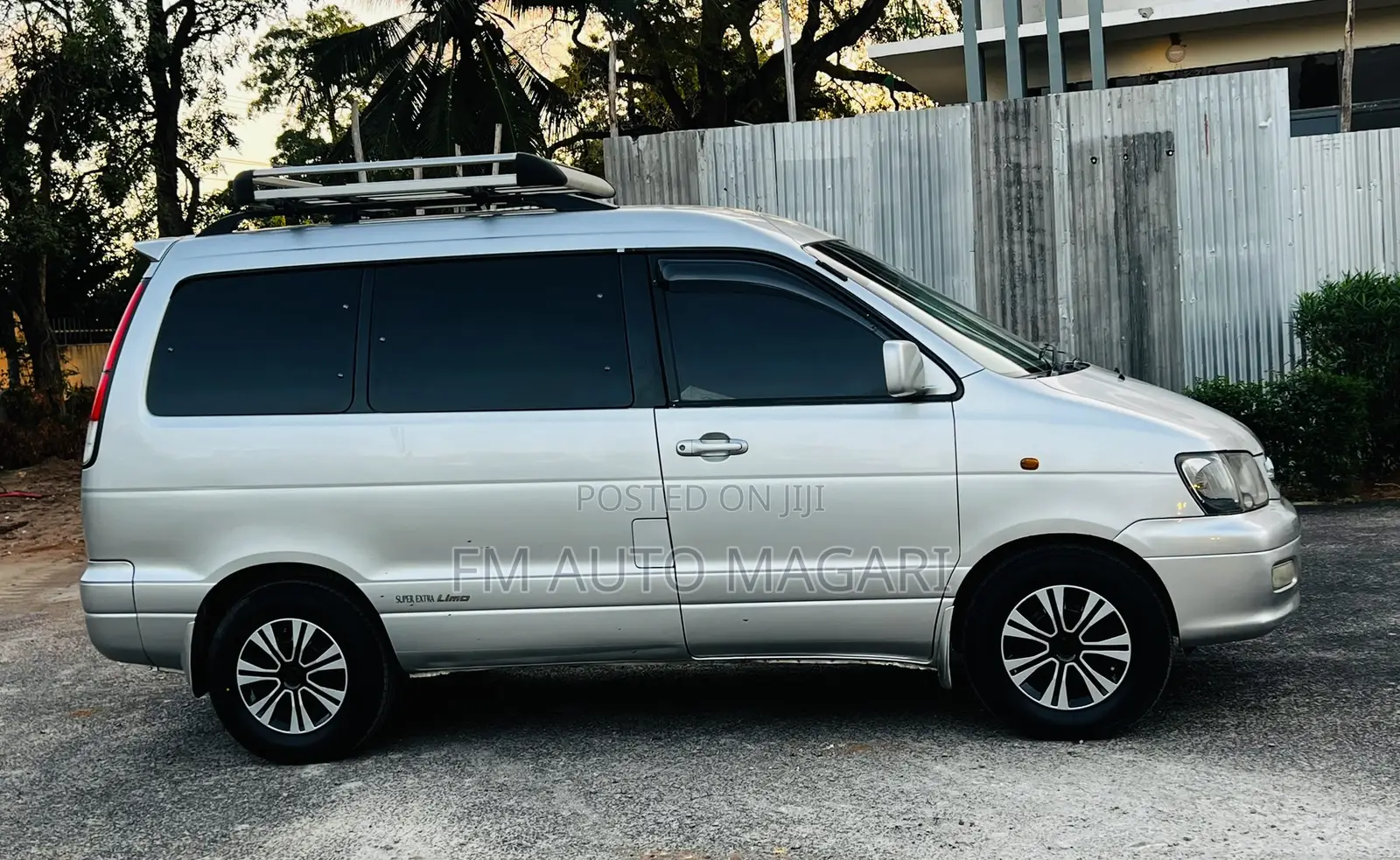 Toyota Noah 2001 Silver