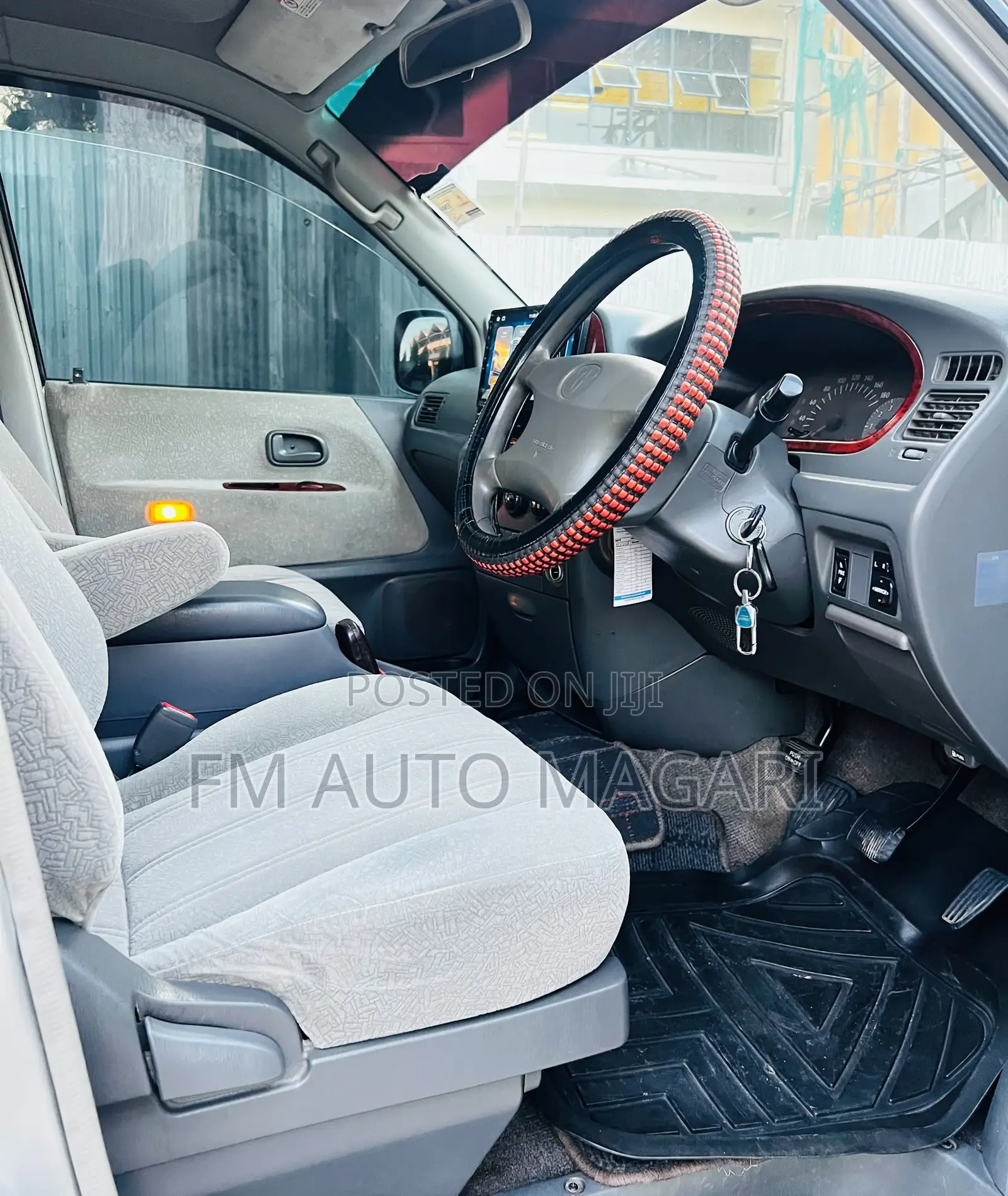 Toyota Noah 2001 Silver
