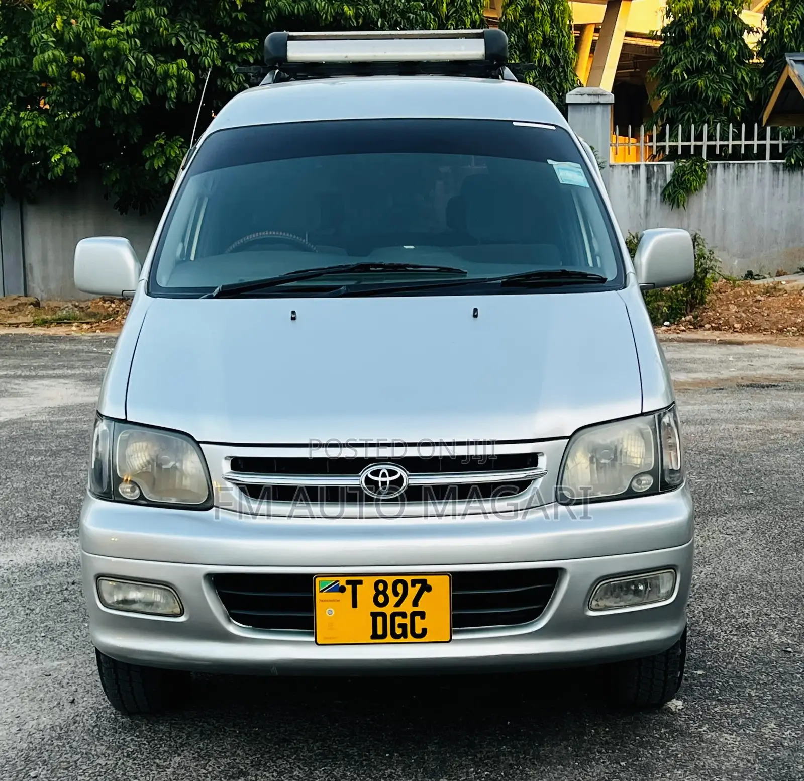 Toyota Noah 2001 Silver