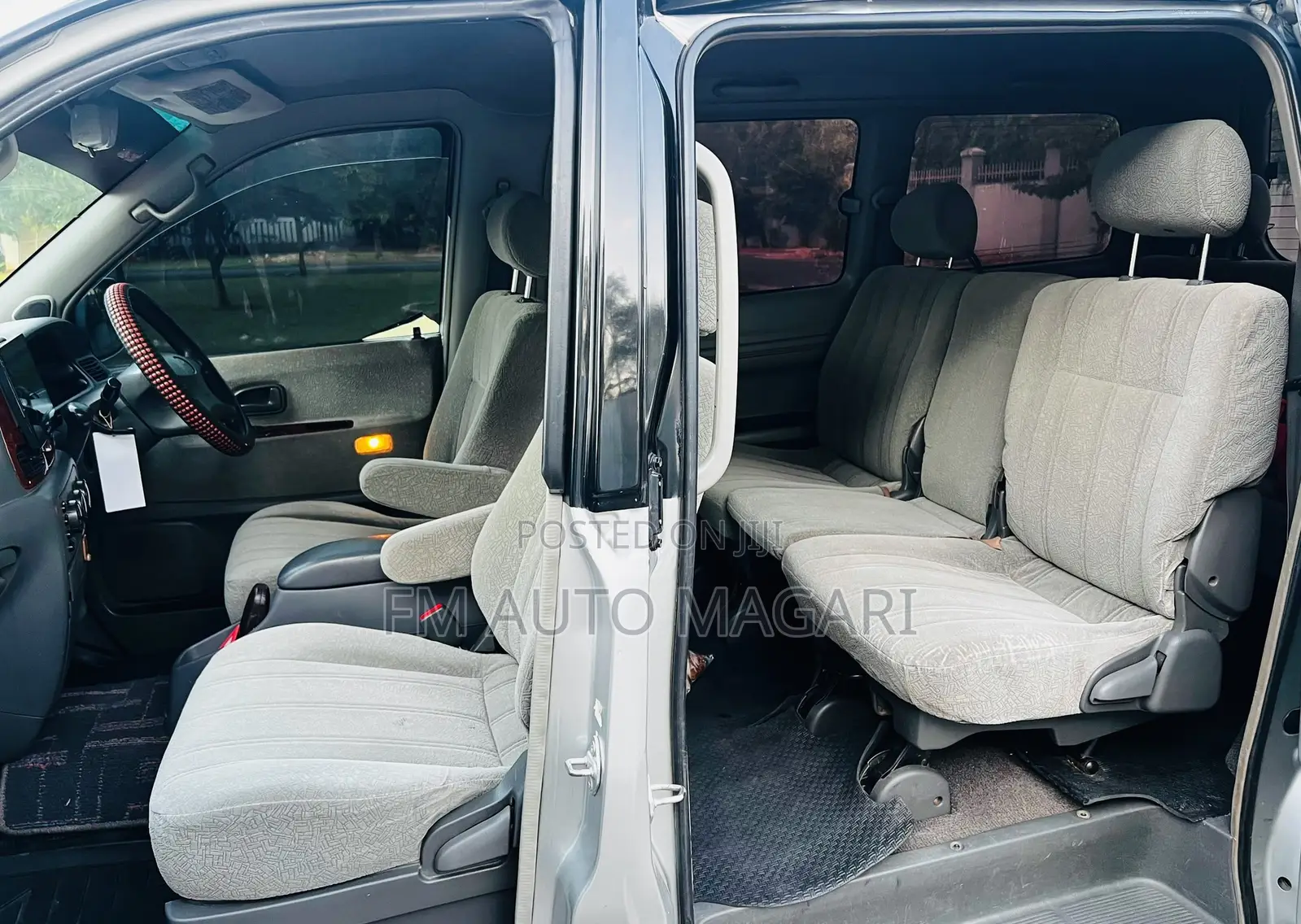 Toyota Noah 2001 Silver
