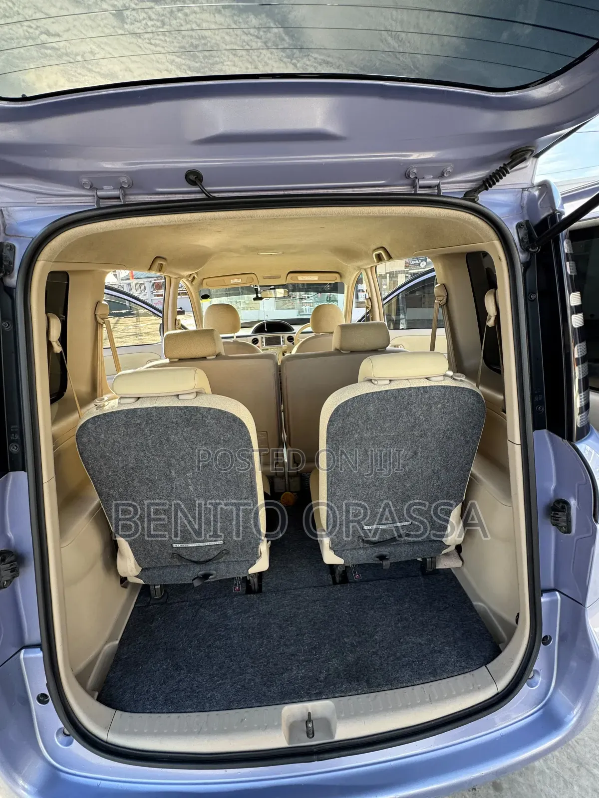 Toyota Sienta 2004 Gray