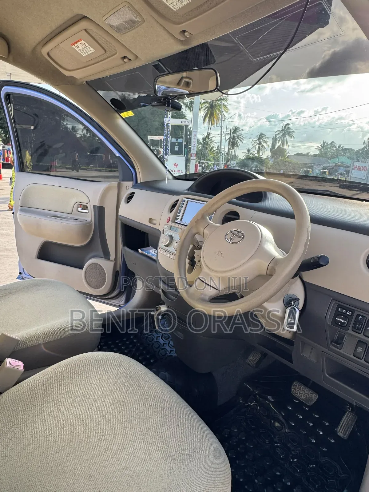 Toyota Sienta 2004 Gray