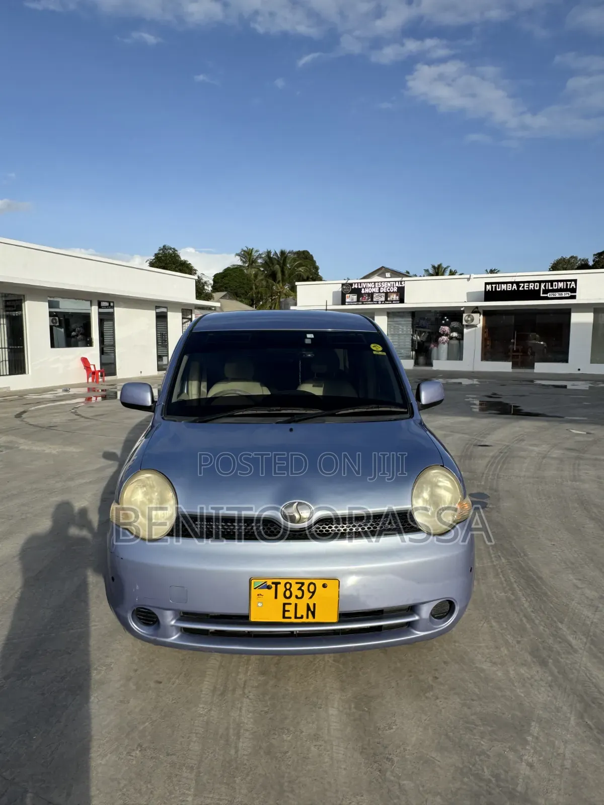 Toyota Sienta 2004 Gray