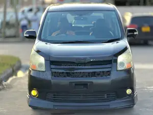 Toyota Noah 2010 Black