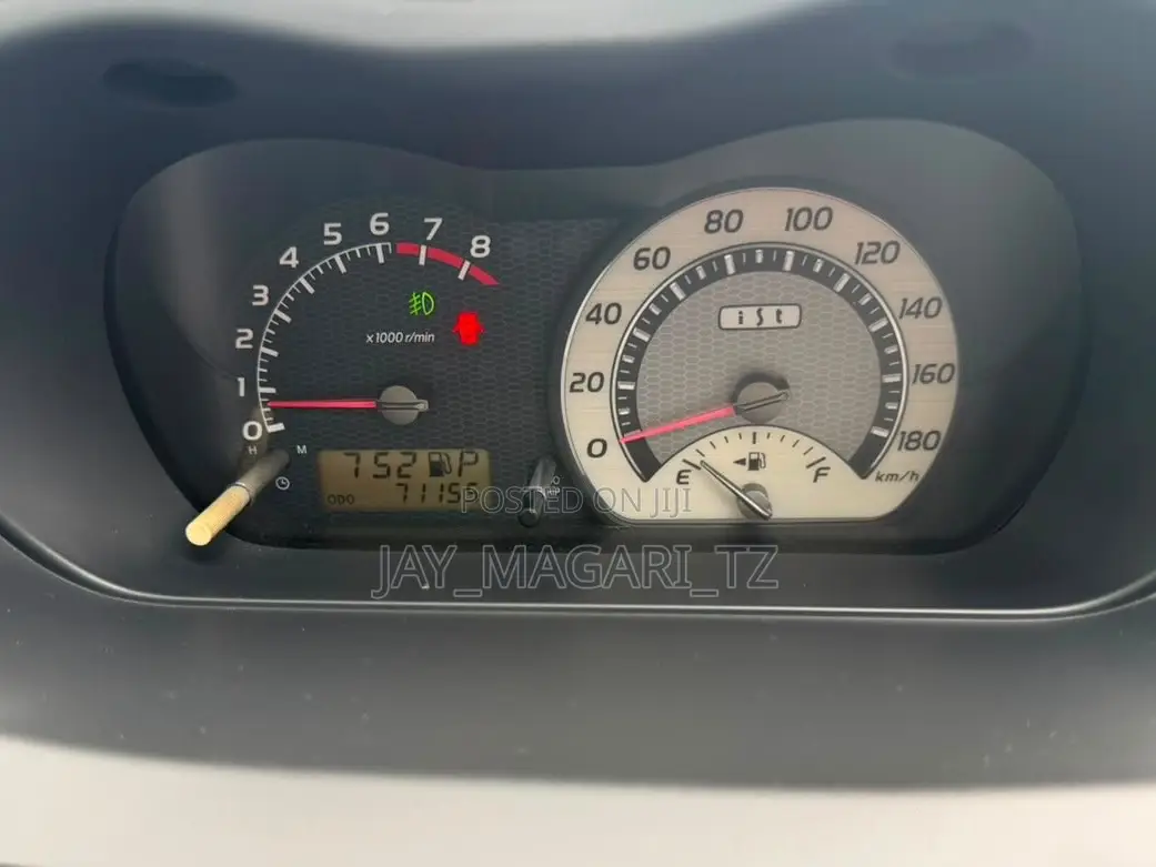 Toyota IST 2006 Silver