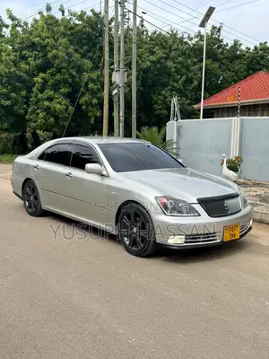 Toyota Crown 2004 Silver