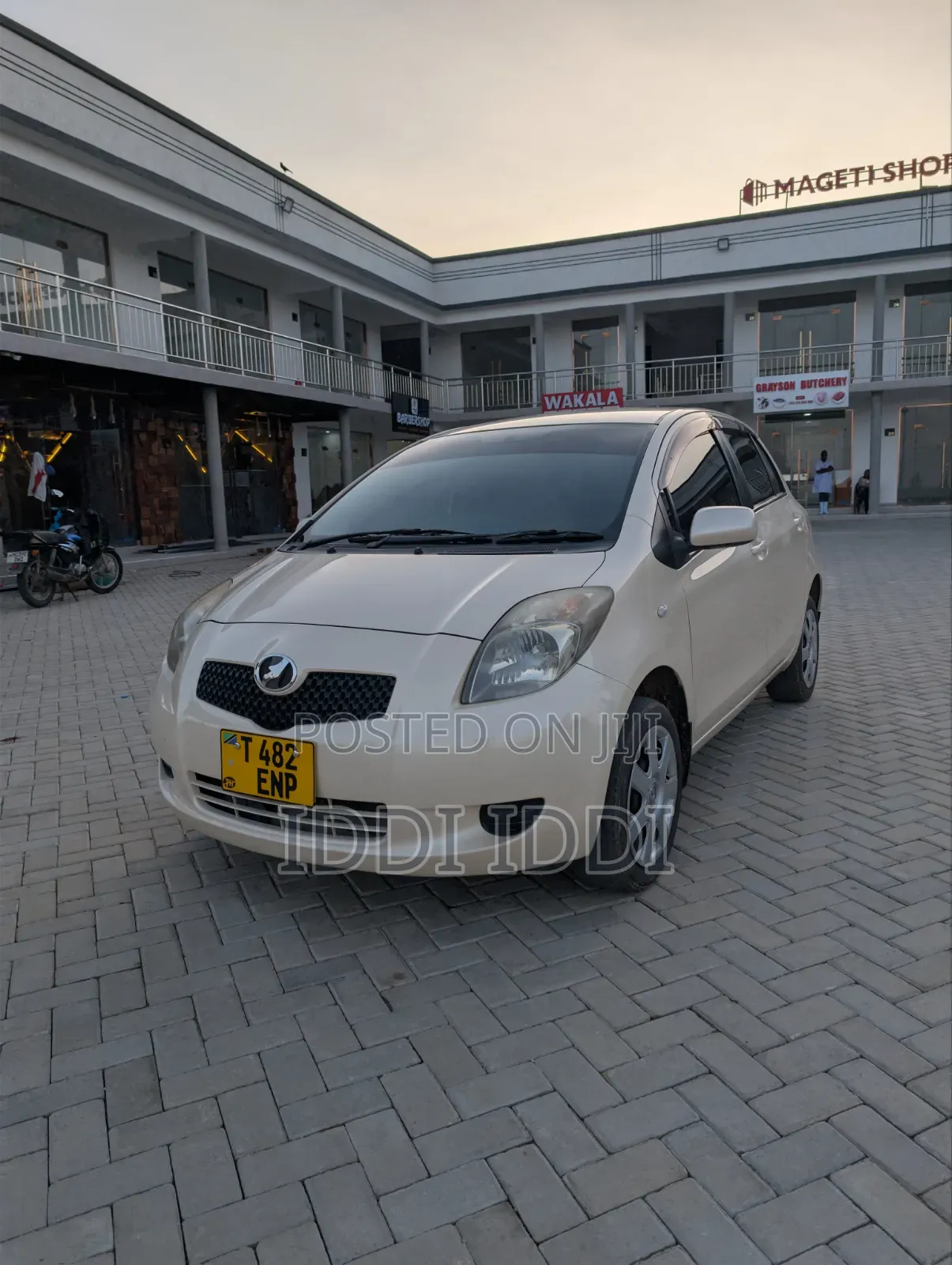 Toyota Vitz 2006 Off white