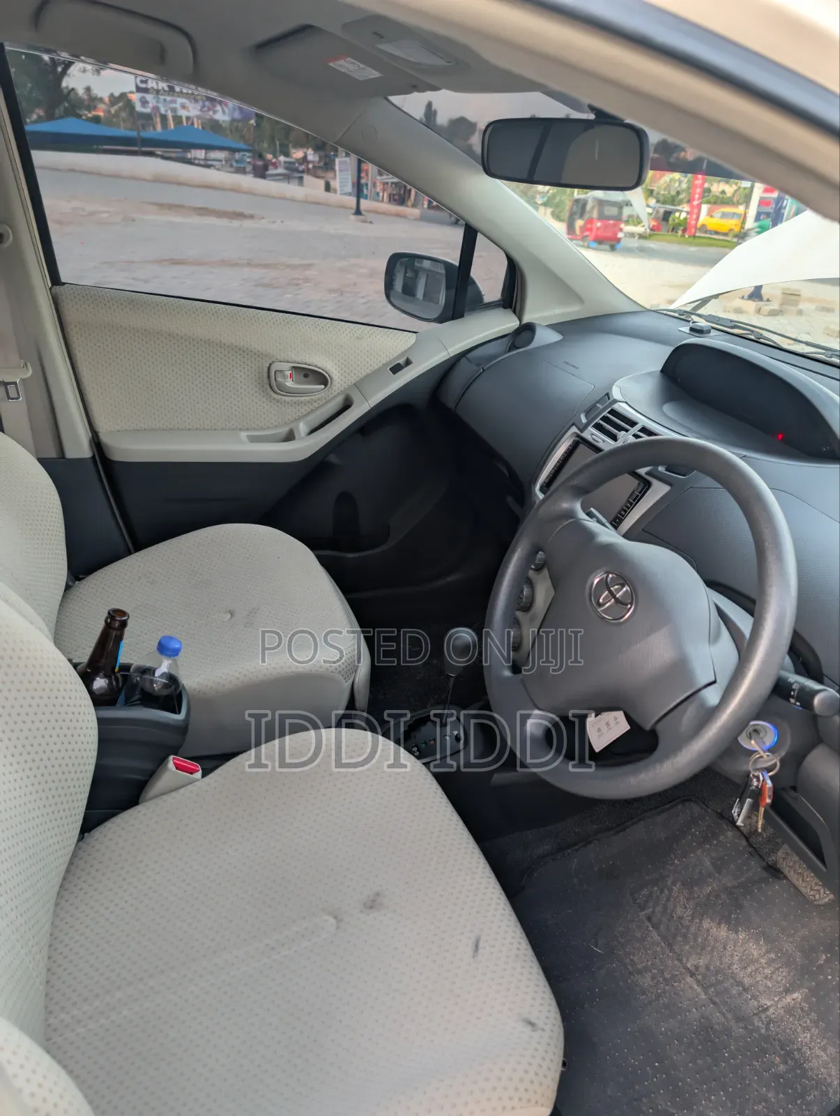Toyota Vitz 2006 Off white