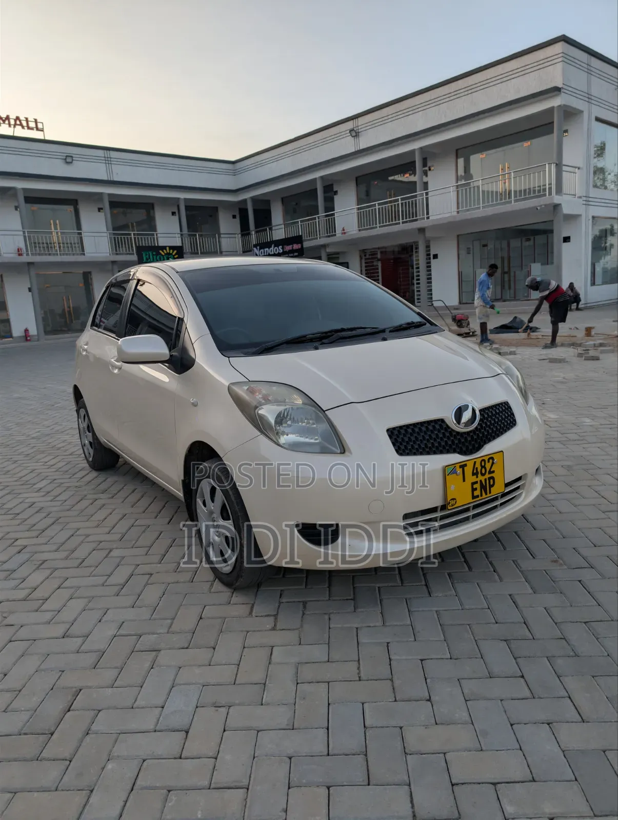 Toyota Vitz 2006 Off white