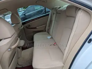 Toyota Crown 2006 White
