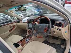 Toyota Crown 2006 White