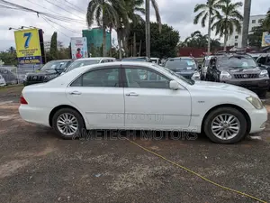 Toyota Crown 2006 White