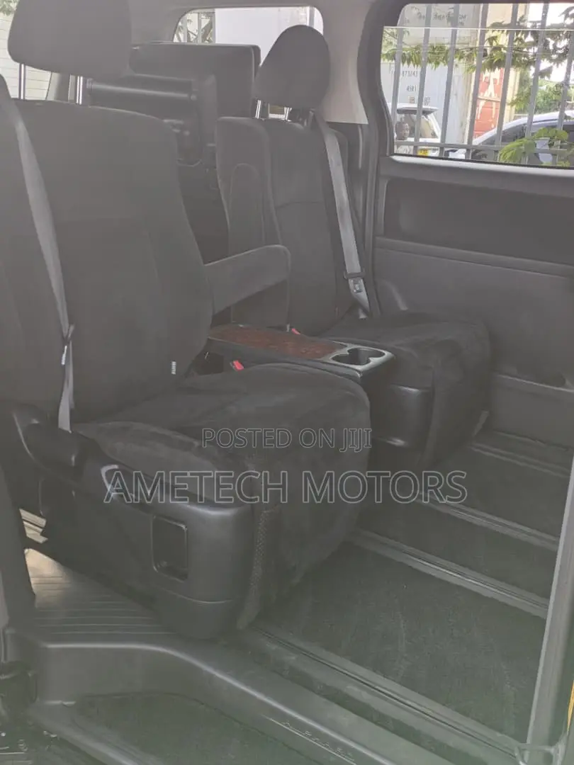 Toyota Alphard 2011 Gray