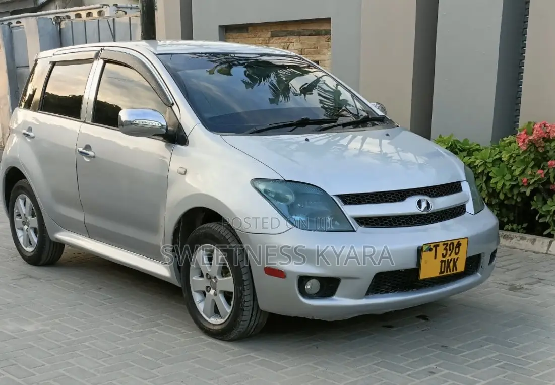Toyota IST 2005 Silver