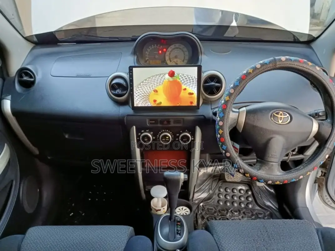 Toyota IST 2005 Silver