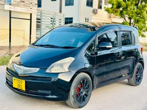 Toyota Ractis 2005 Black