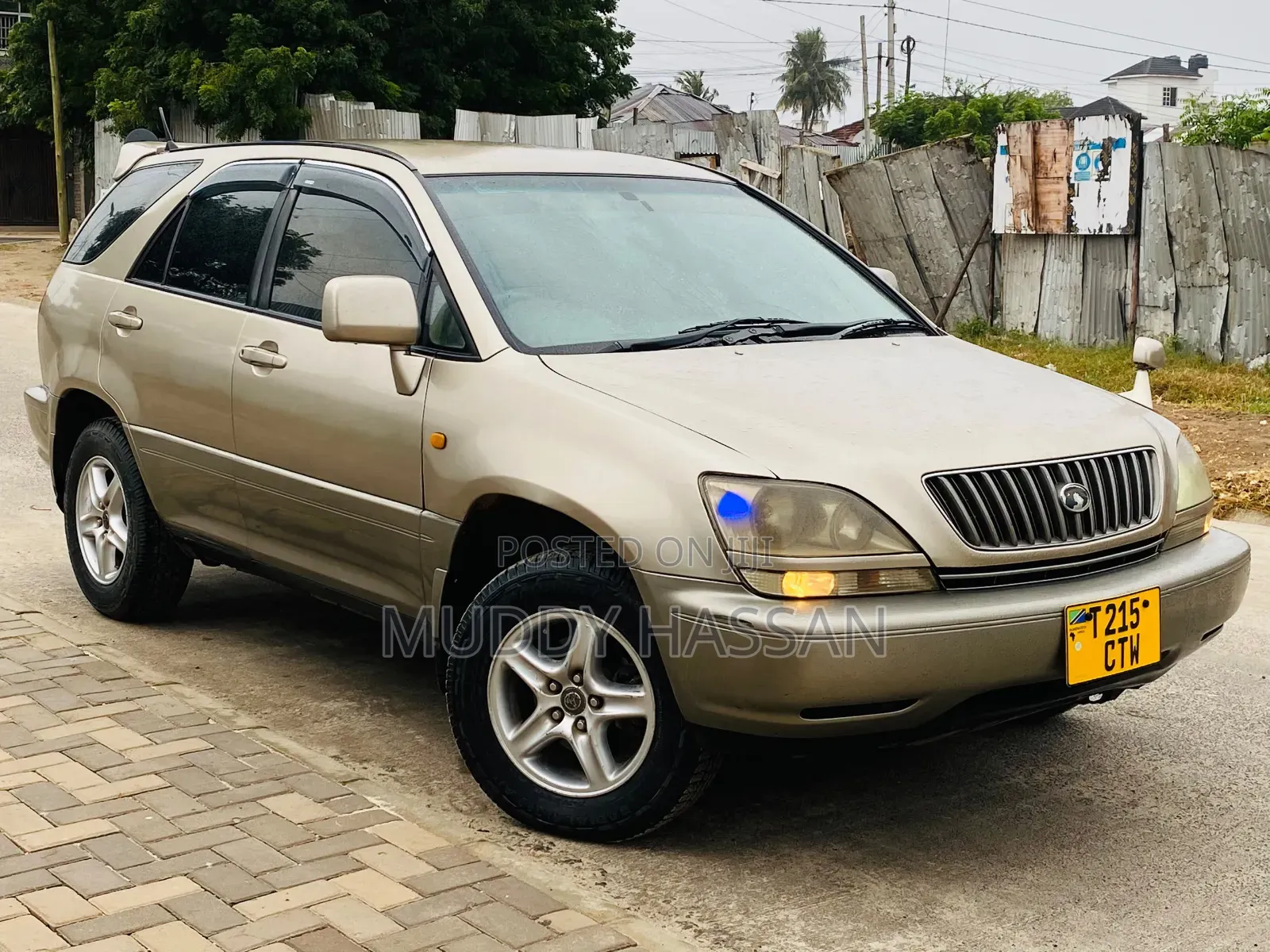 Toyota Harrier 2003 Gold
