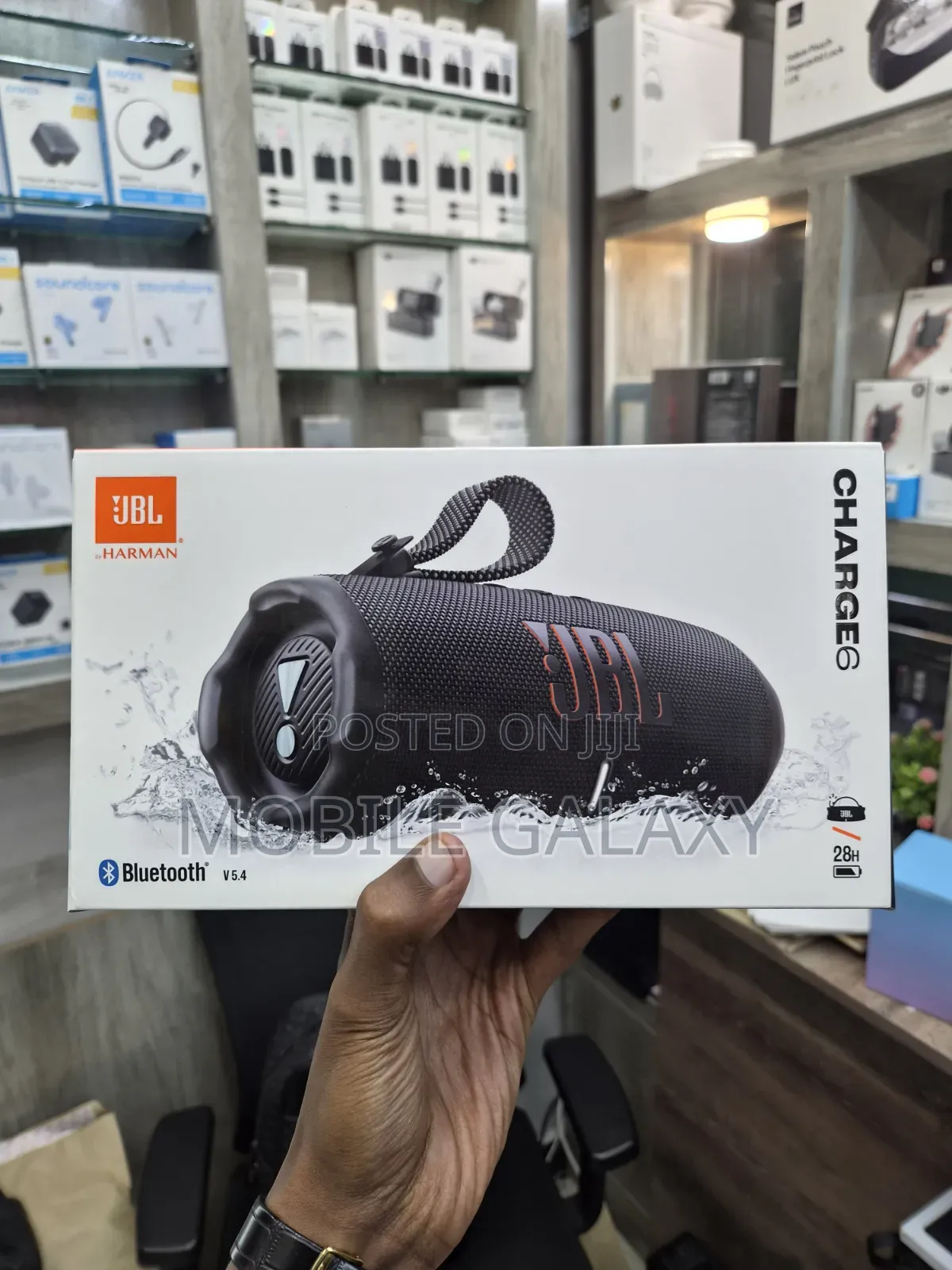 Black JBL Charge 6