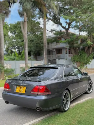 Toyota Crown 2007 Gray