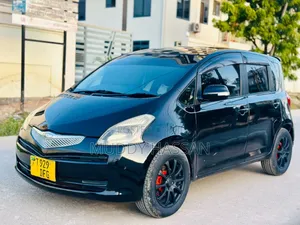 Toyota Ractis 2010 Black