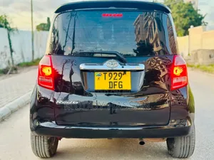 Toyota Ractis 2010 Black