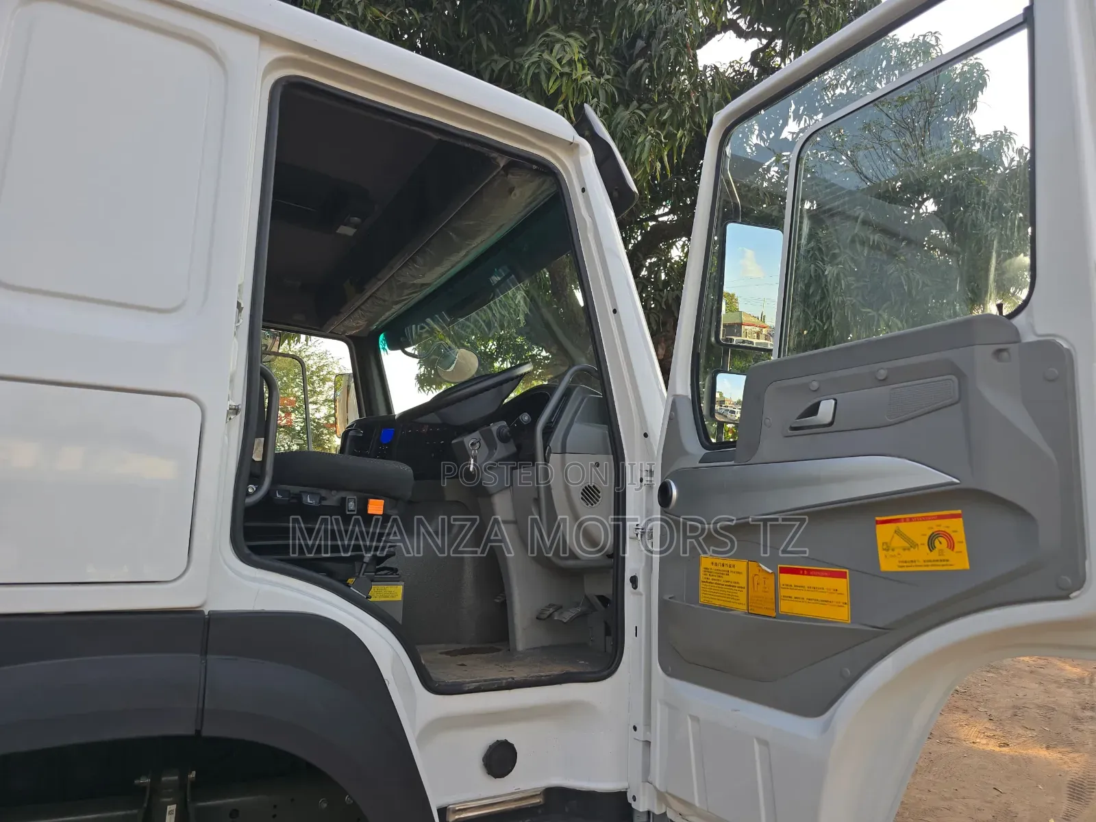 Howo Tipper Kali 2015 White