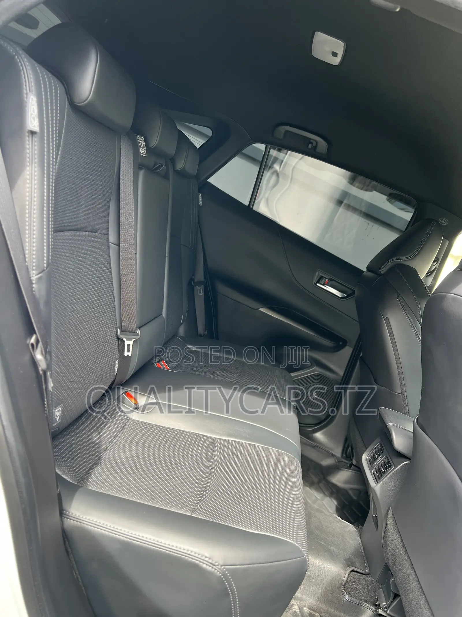 Toyota Harrier 2.0 2020 White