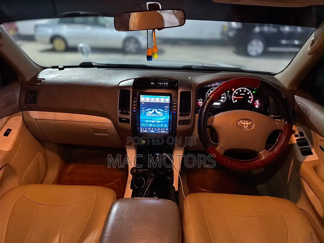 Toyota Land Cruiser Prado 2006 White