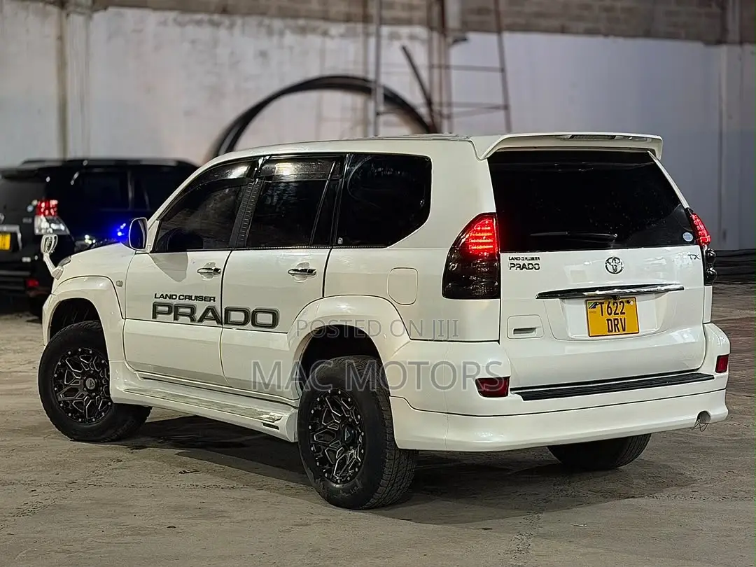 Toyota Land Cruiser Prado 2006 White
