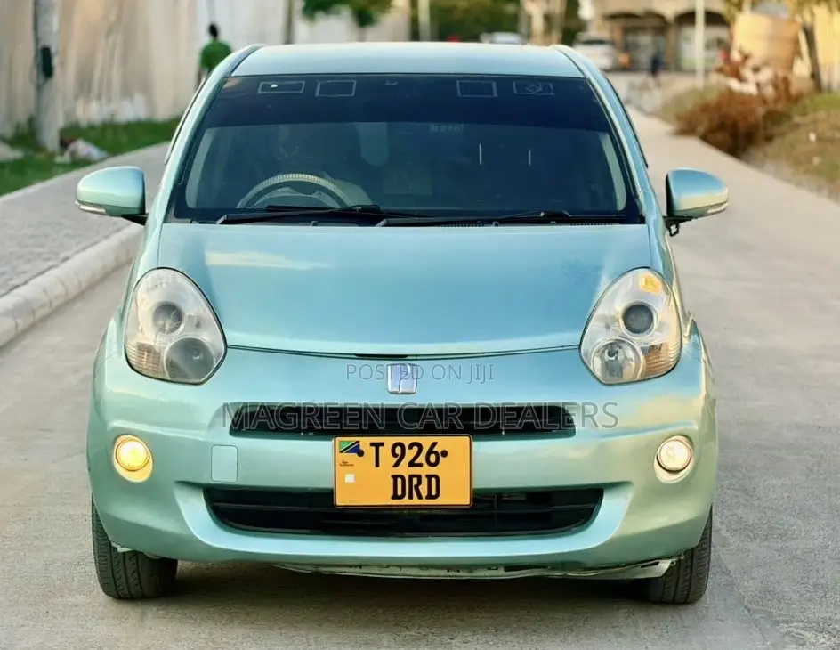 Toyota Passo 2011