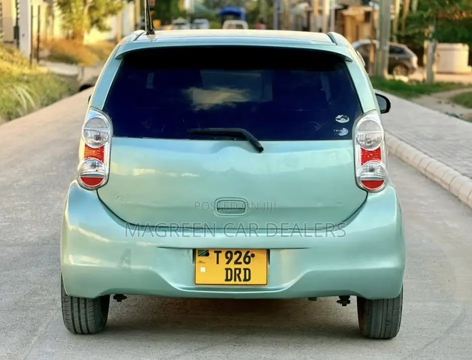 Toyota Passo 2011