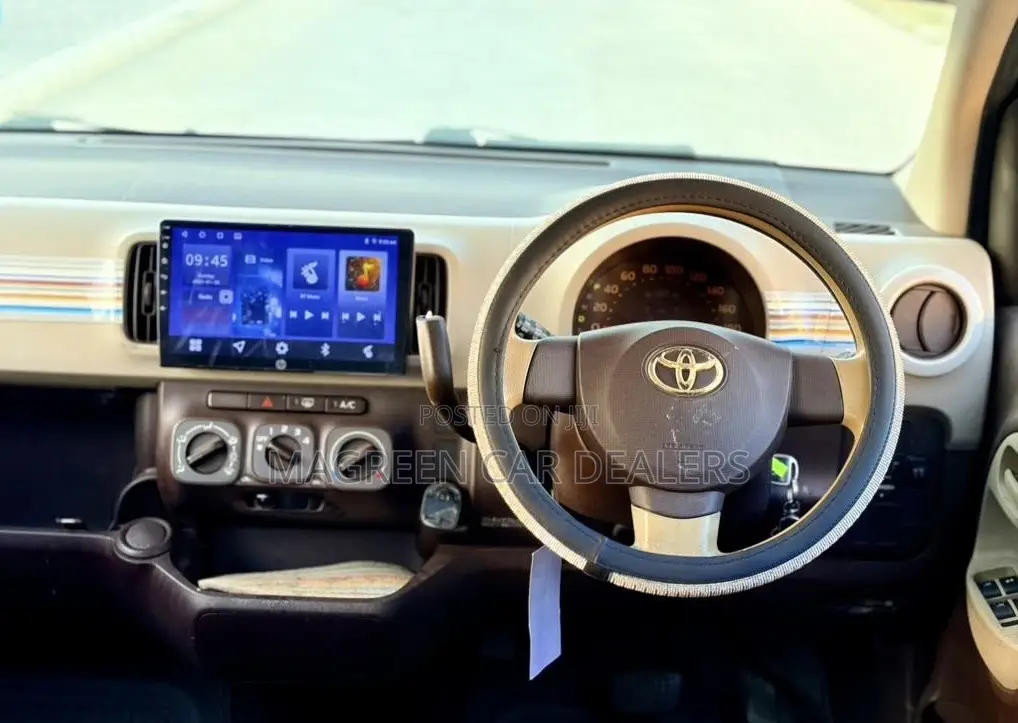 Toyota Passo 2011