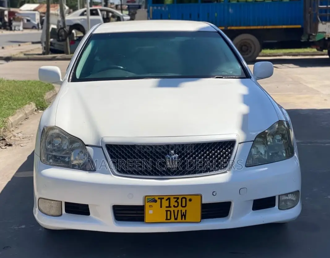 Toyota Crown 2007 White