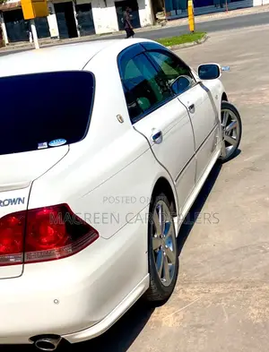 Toyota Crown 2007 White