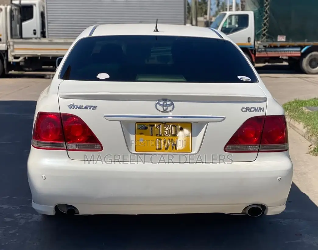 Toyota Crown 2007 White